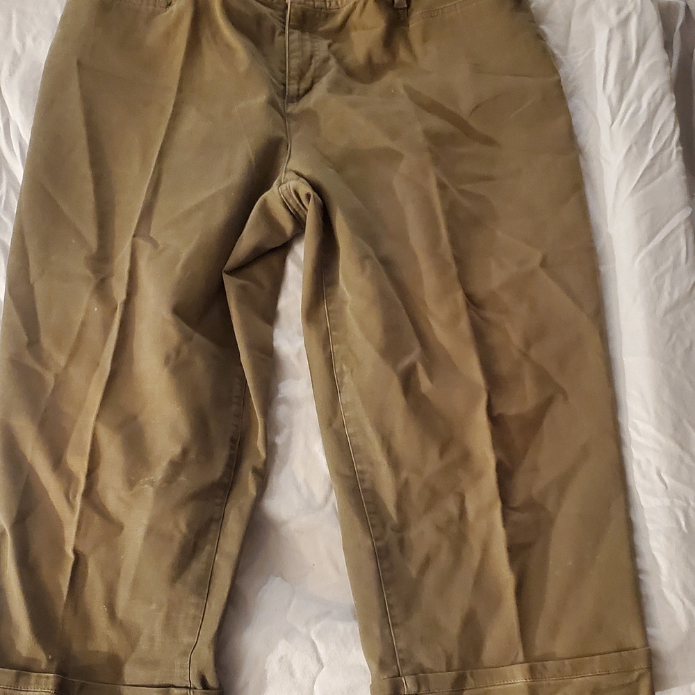 liz & co. Women's Tan Capris
